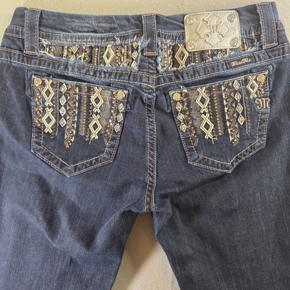 Miss Me Mid Rise Easy Bootcut Jeans Dark Wash Embroidered Size 29 Y2K 2000s Boho - Picture 8 of 8